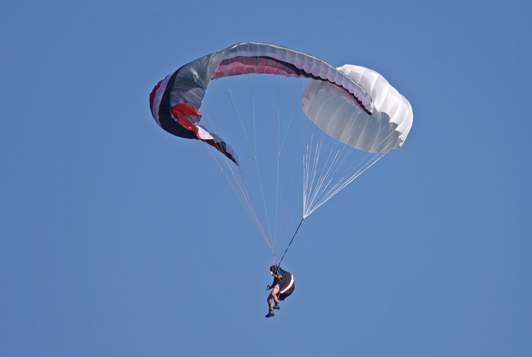 Paraglider rescue chute 